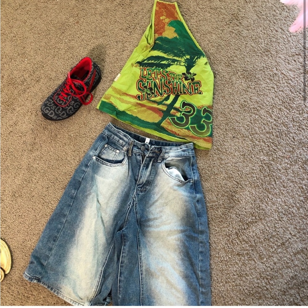 Super cute shorts perfect for summer! Very Y2k aesthetic